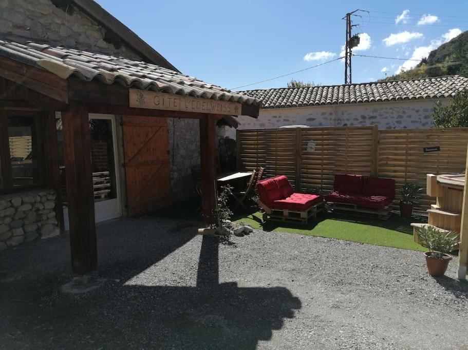 Gite L'Edelweiss 3* La Piarre エクステリア 写真